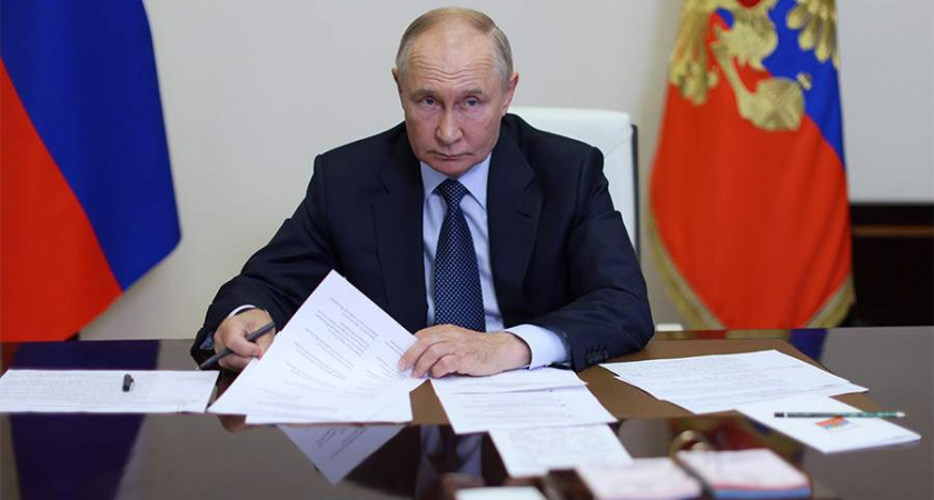 Путин провел встречу с командованием войск по ситуации в Курской области