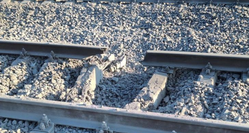 Артобстрел в Льгове: повреждены дома и железнодорожные пути, пострадавших нет