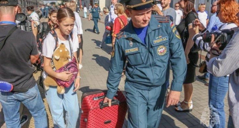 Фото к статье: Более 100 детей из Курской области прибыли в Волгоград