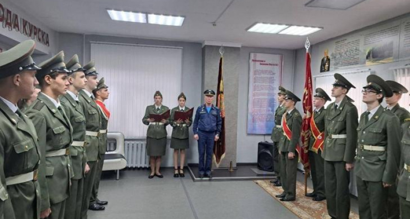 Курские школьники возобновили несение Вахты Памяти на Посту №1