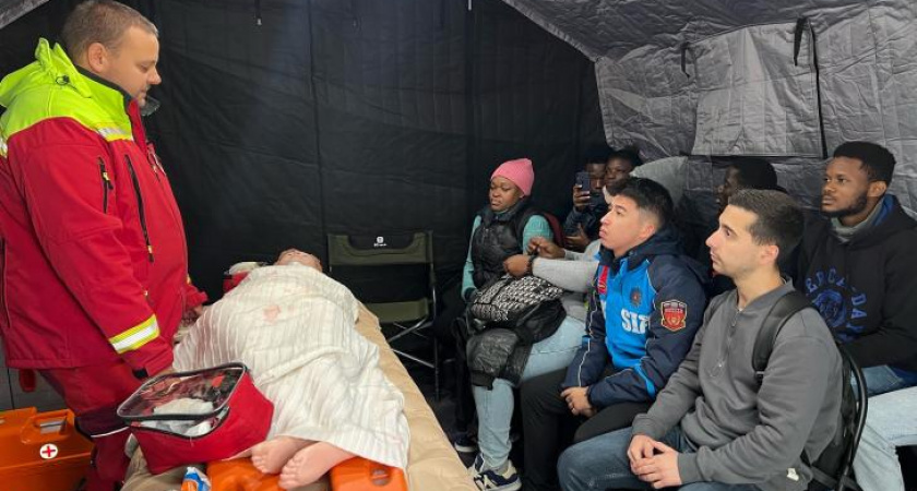 Волонтёр Красного Креста провёл урок первой помощи для иностранных студентов