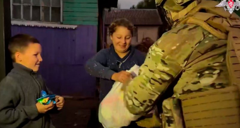 Военные помогают жителям приграничных районов Курской области