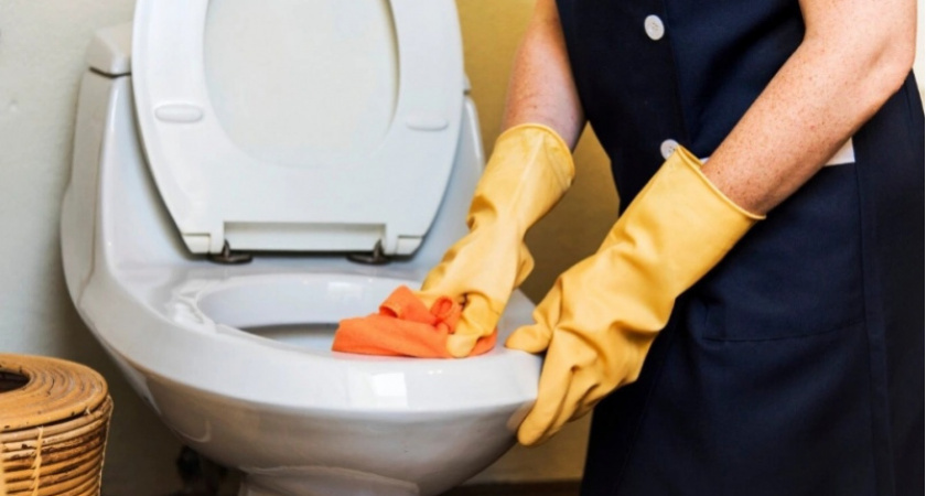 Эффективный способ очистки унитаза: растворяю 2 капли в уксусе — и не останется и намека на налет и желтизну, а микробы тоже уйдут