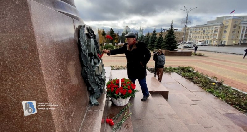 Куряне почтили память Ленина возложением цветов