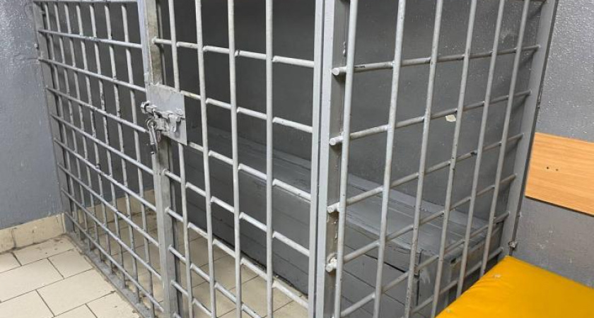 Житель Курска оштрафован на 10 тысяч за кражу обуви из общежития