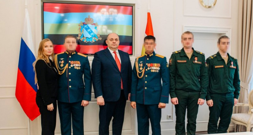 Губернатор наградил медалями раненых бойцов РЭБ в Курской области