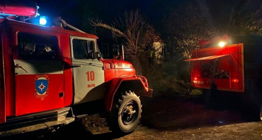 Во Льгове сгорел деревянный дом