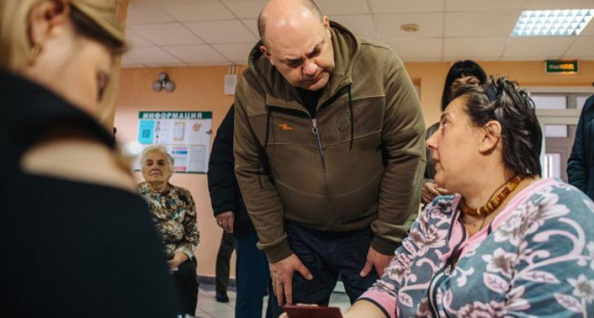 Губернатор проверил условия проживания переселенцев в Бесединской школе