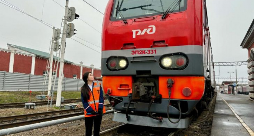 В Курской области появилась первая женщина-помощник машиниста поезда