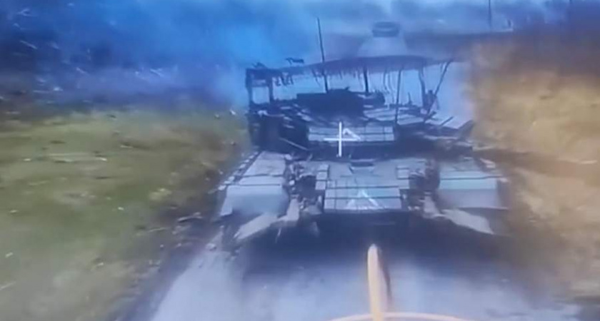 FPV-дрон уничтожил украинский танк в Курской области