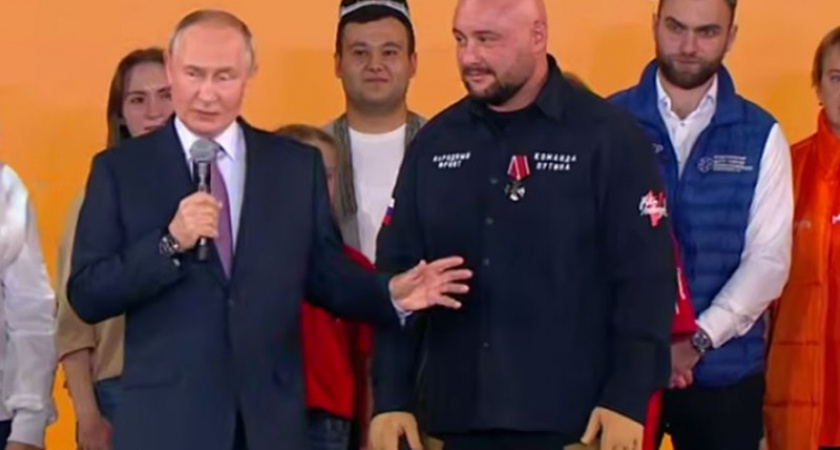 Путин вручил орден Мужества раненому в Курской области волонтеру