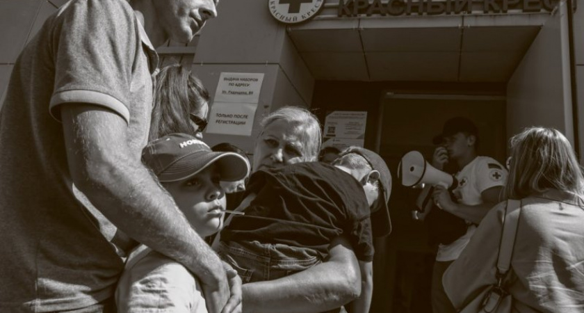 В МИДе открылась фотовыставка о последствиях обстрелов Курской области