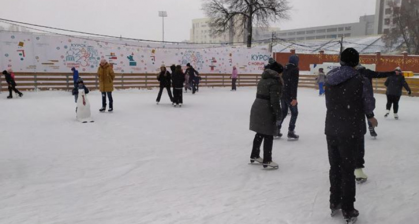 В Курске открылся сезон бесплатных занятий фигурным катанием для детей