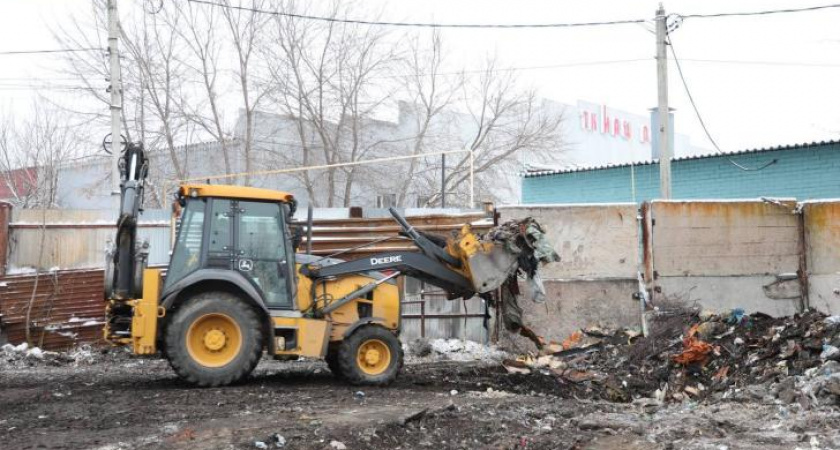 В Курске ликвидируют многолетнюю свалку на улице Литовской