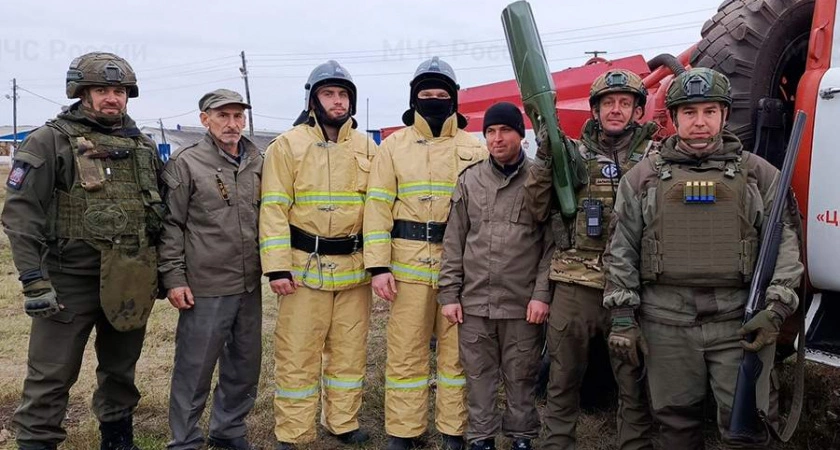Фото к статье: Курские пожарные-добровольцы признаны лучшими в России