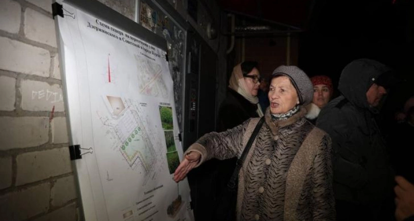 Фото к статье: Жители Курска выбирают между сквером и парковкой на Советской улице
