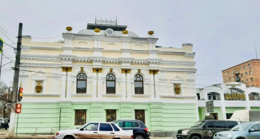 Фото к статье: В Курске отремонтировали фасад центра Щепкина за 24 миллиона рублей