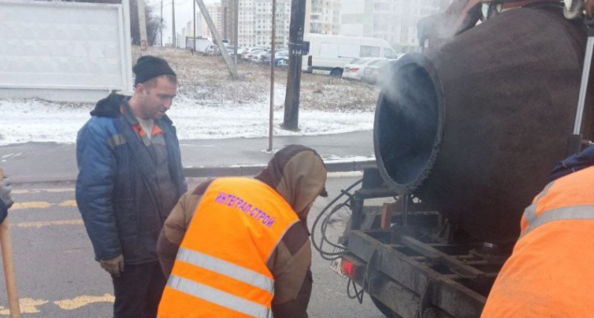 В Курске стартовал ямочный ремонт дорог