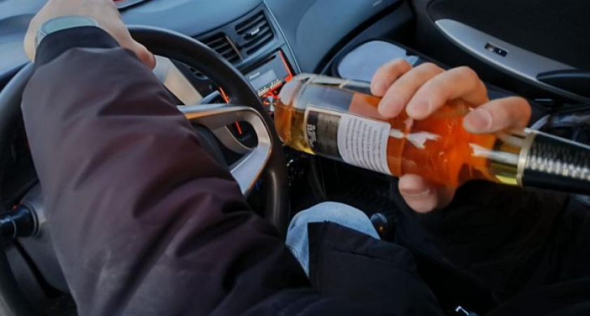 В Курске у пьяной автомобилистки-рецидивистки конфисковали машину