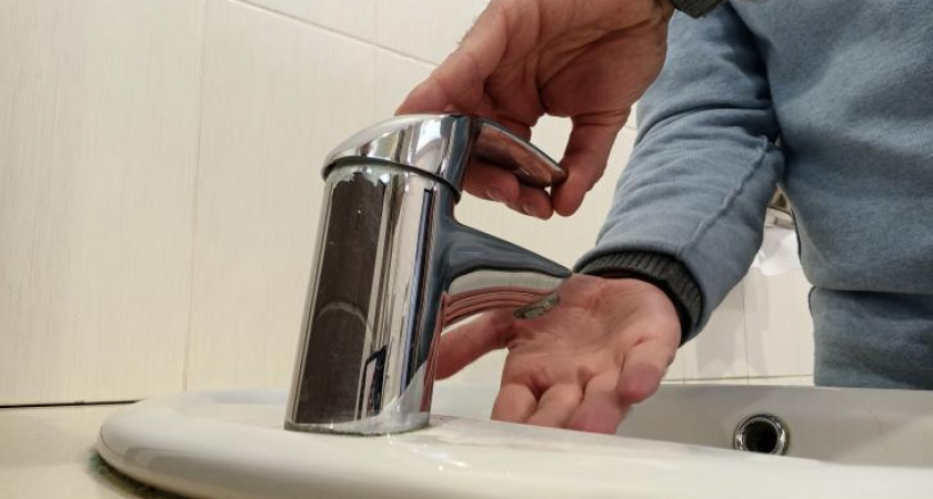 Семь улиц Курска остались без холодной воды из-за аварии