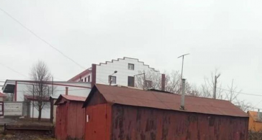 В Курске разыскивают хозяев двух самовольных гаражей