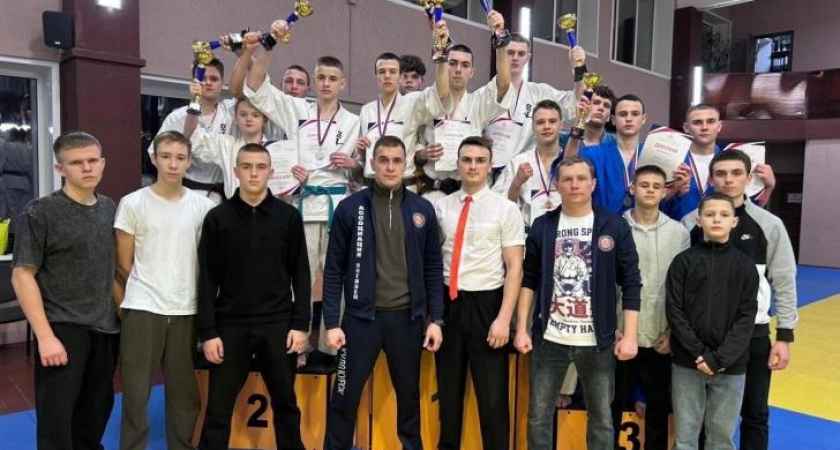 Курские спортсмены взяли 12 медалей на турнире по кудо в Воронеже