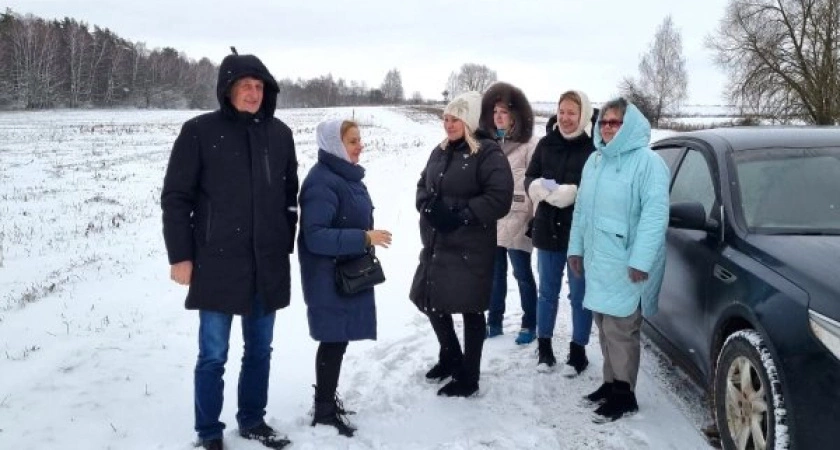 Фото к статье: "Женский батальон" Хинштейна ищет землю для переселенцев из приграничья Курской области