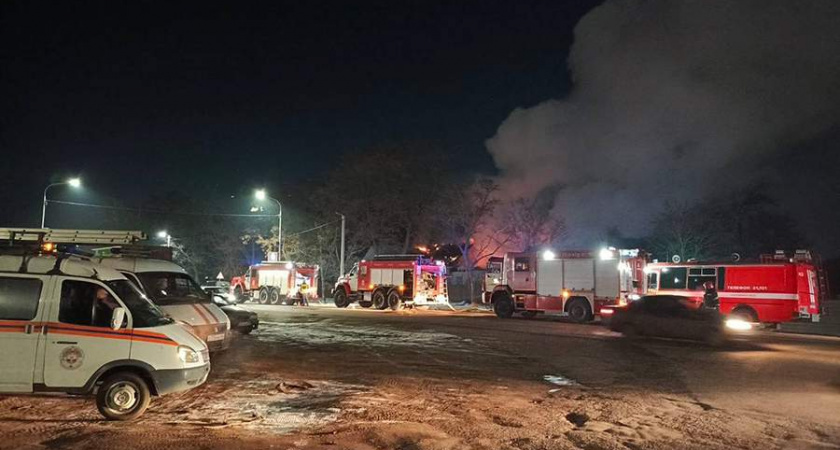 В Курской области сбитый дрон упал на детский сад и вызвал пожар