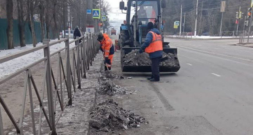 Курские дорожники готовятся к ночному снегопаду