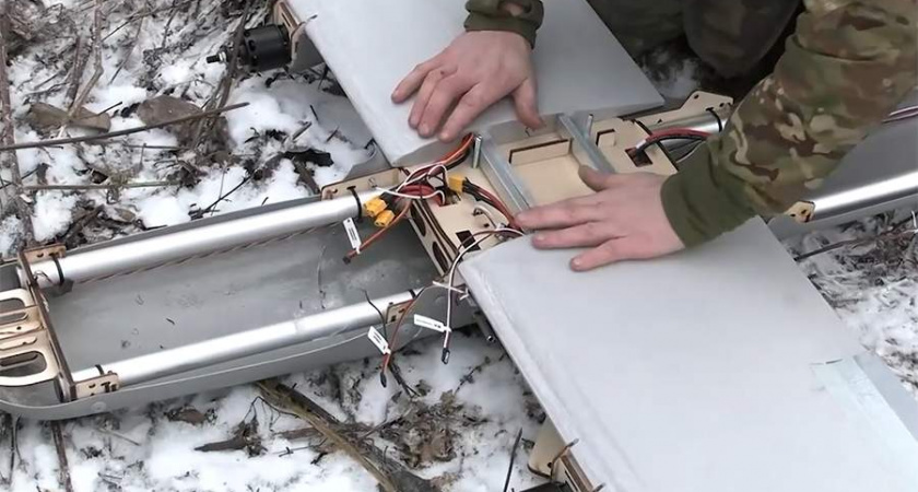 Российские военные уничтожили технику ВСУ дронами "Молния-2" в Курской области