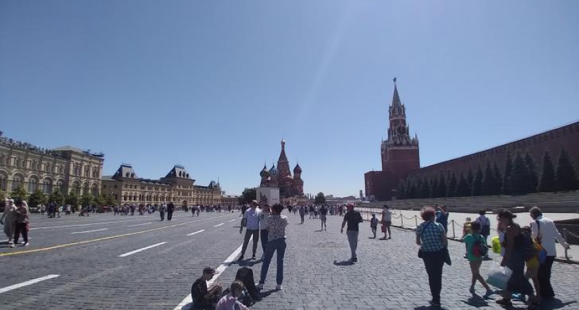 Три курянина стали волонтерами Парада Победы в Москве