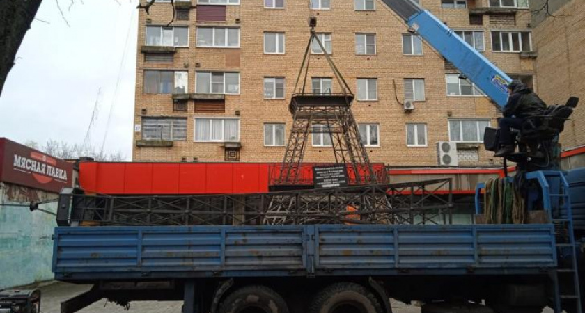 Железногорская копия Эйфелевой башни переедет в городской парк