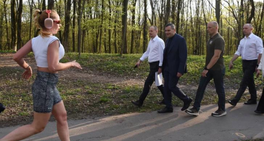 Политолог Слатинов выступил против вырубки деревьев в Знаменской роще Курска