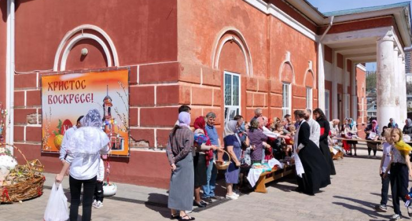 Более 80 тысяч курян посетили пасхальные богослужения