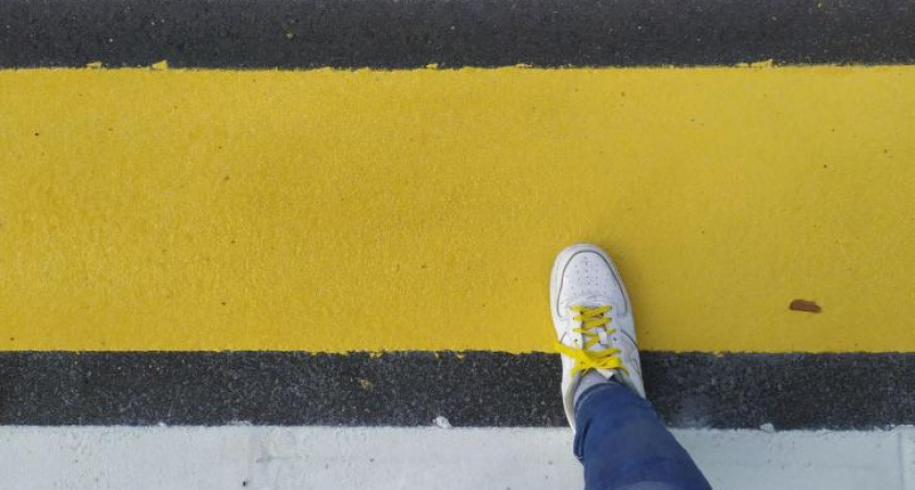 В Курске автомобиль сбил 12-летнего мальчика на пешеходном переходе