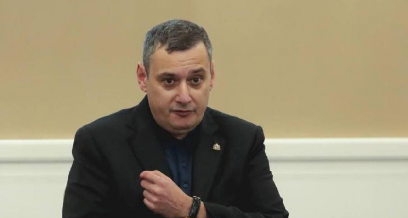 Врио губернатора Хинштейн поздравил курян с Первомаем