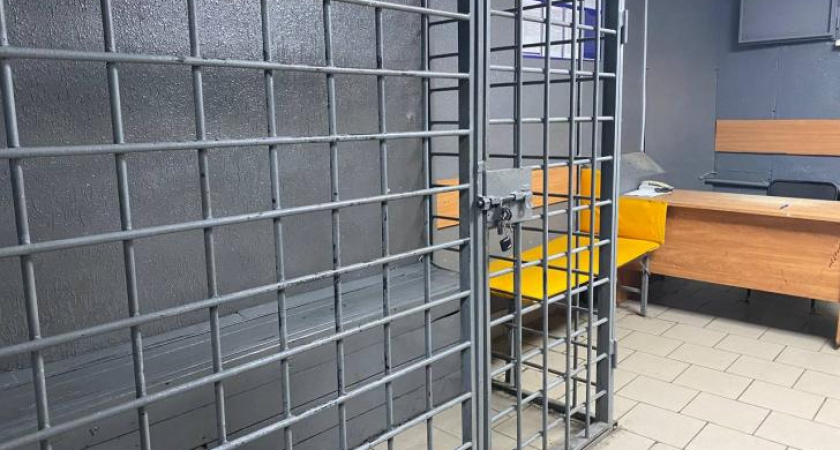 Жителя Якутии и гражданку Кыргызстана осудили в Курской области за наркотики и попытку дать взятку
