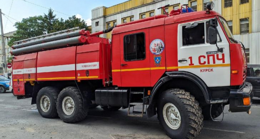 Припаркованный автомобиль помешал пожарным проехать к месту вызова