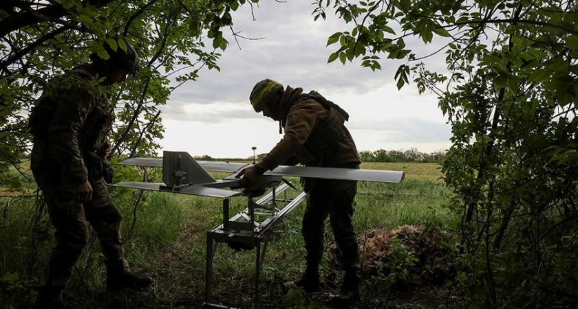 Украинские дроны трижды атаковали Рыльск в Курской области