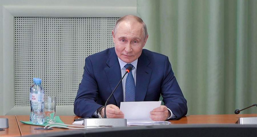 Путин впервые после освобождения посетил Курскую область