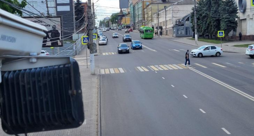 На улице Дзержинского в Курске установили камеру контроля скорости