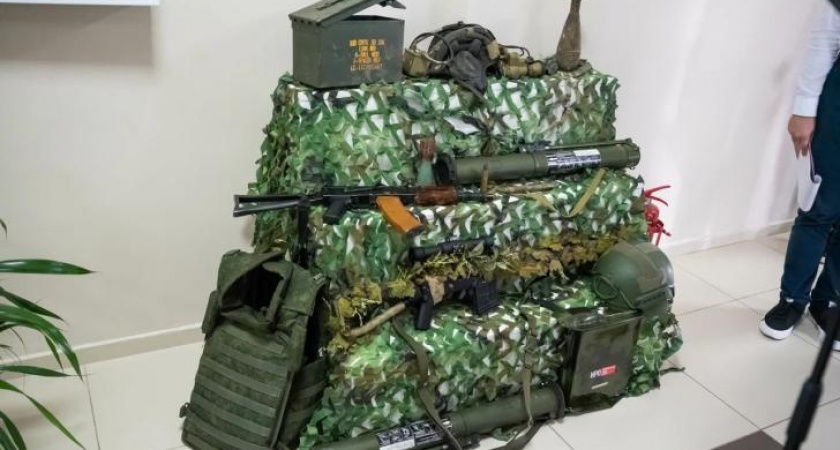В курской школе открыли выставку памяти героев СВО