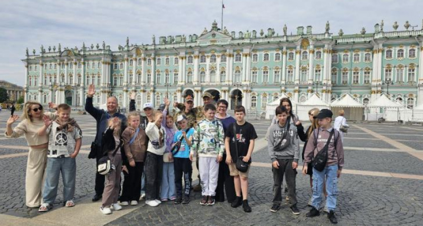 Юные шахматисты из Курской области приехали на экскурсии в Санкт-Петербург