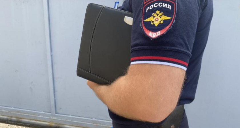 Пьяный мужчина украл 13 телефонов у коллег в общежитии