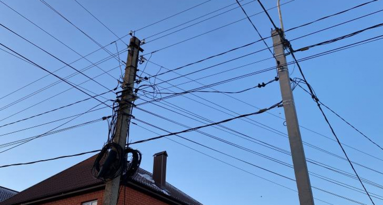 В Железногорске после урагана украли 13 км проводов освещения