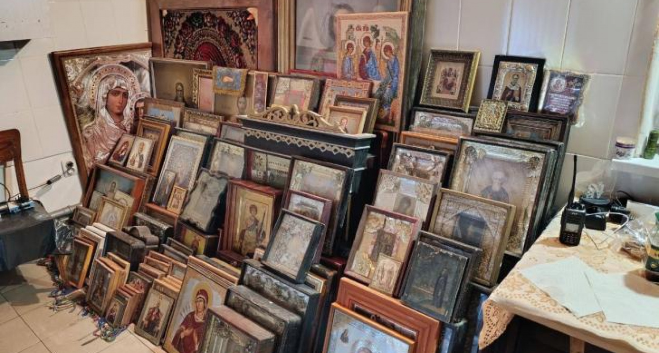 Добровольцы спасли иконы из поврежденного храма в Курской области