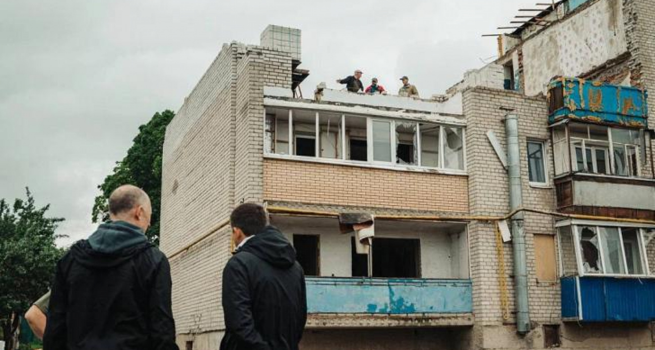 В Рыльске и Льгове восстанавливают поврежденные дома