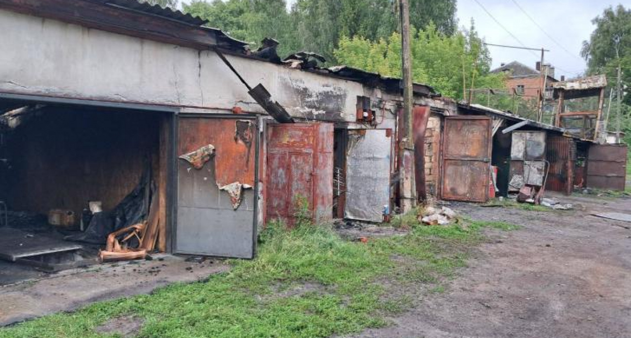 Беспилотники повредили гаражи во Льгове, пострадавших нет