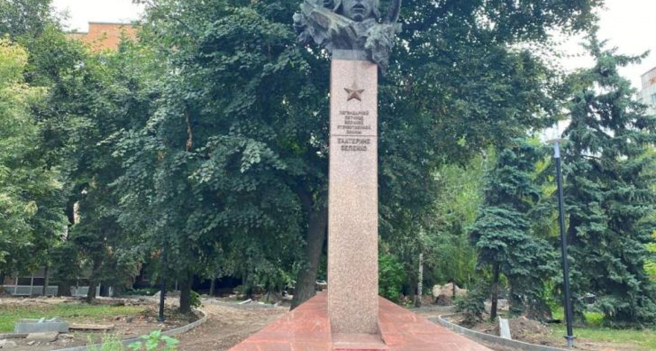 В Курской области отремонтировали 398 военных памятников