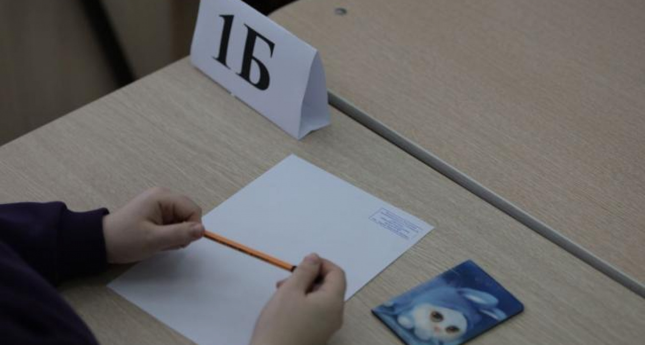 Курские школьники получили 6 стобалльных результатов ЕГЭ: одна выпускница набрала 100 баллов сразу по двум предметам